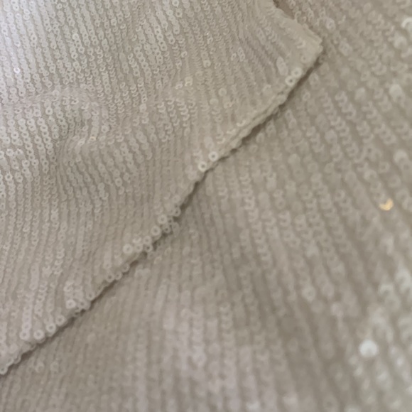 Long Sleeve Sequin Minidress
ONE33 SOCIAL - Picture 11 of 16